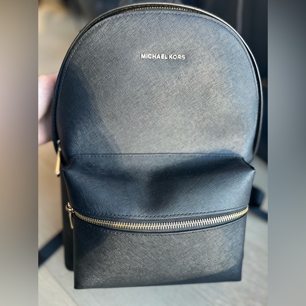 Sally Medium Saffiano Leather 2-in-1 Backpack